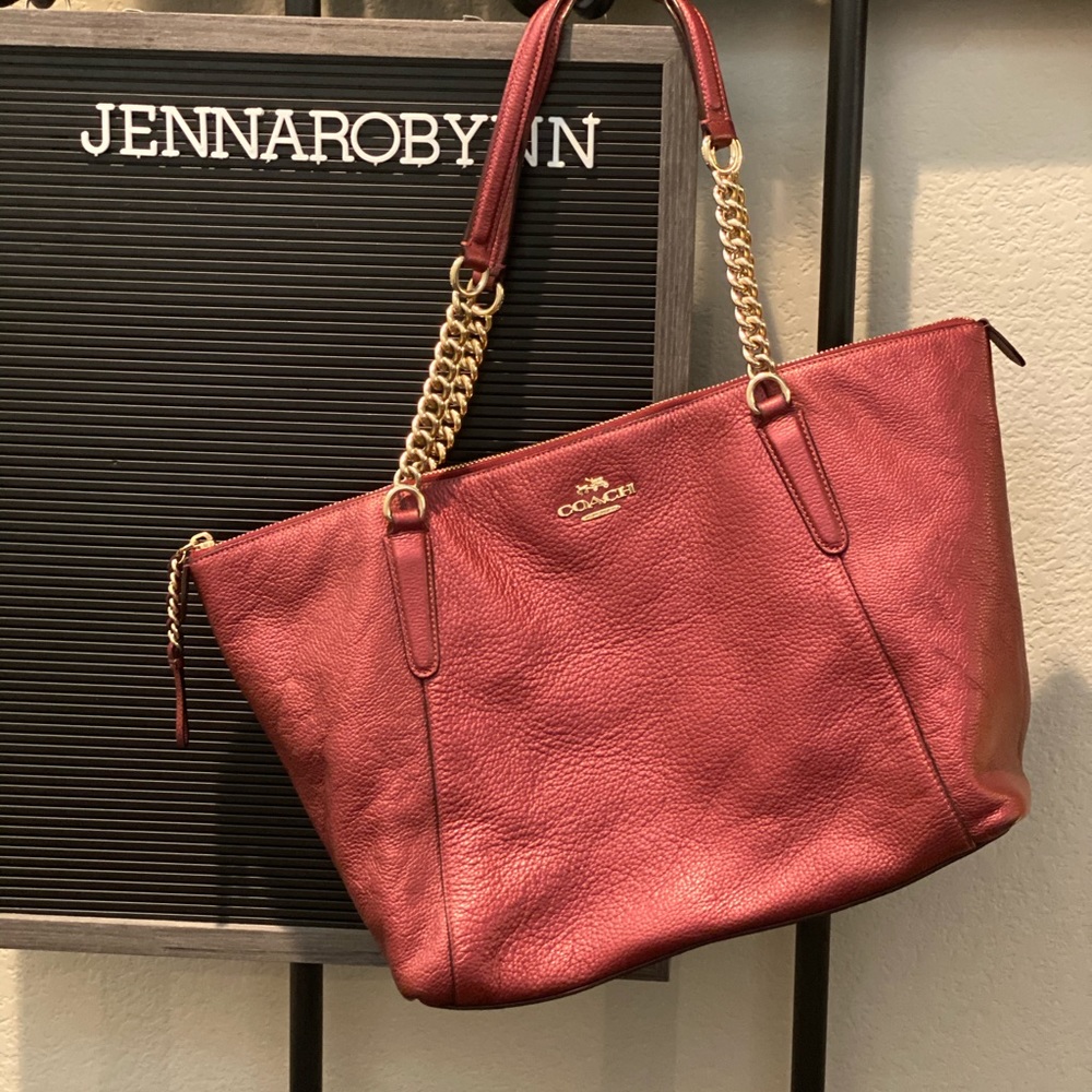 Coach Shoulder Bag /// Red with Gold chain
